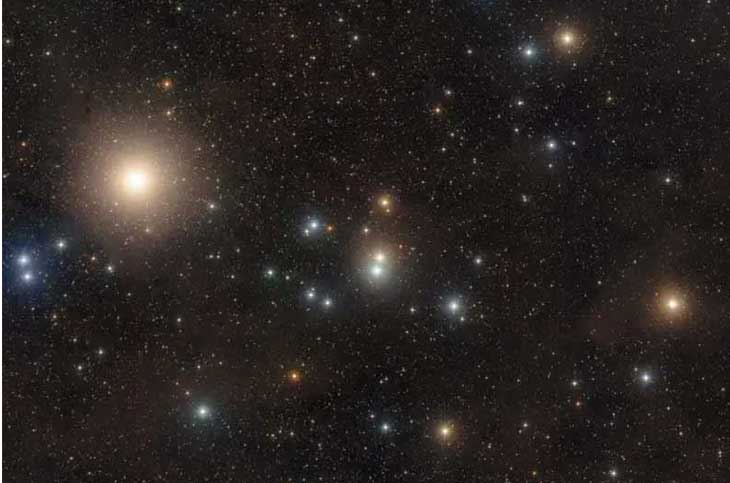 Źródło zdjęcia: NOIRLab/NSF/Digitized Sky Survey 2 (CC BY 4.0)